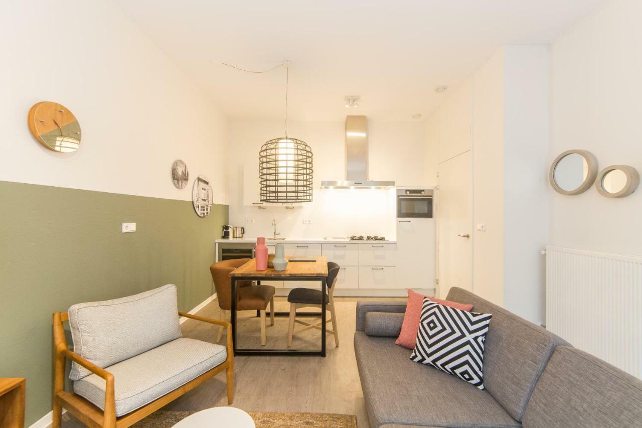Luxury Apartment Terrace,799312671:JPEG