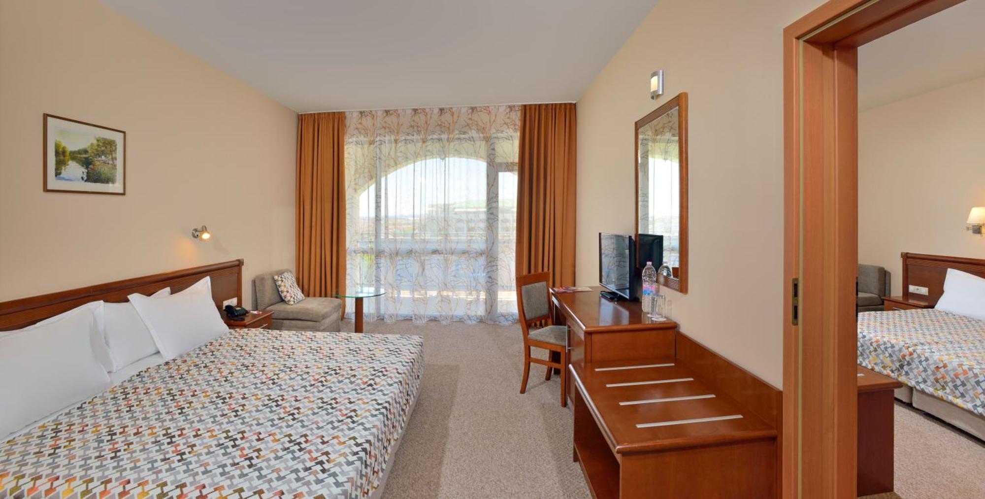 Family Room Sea View,1329661571:JPEG