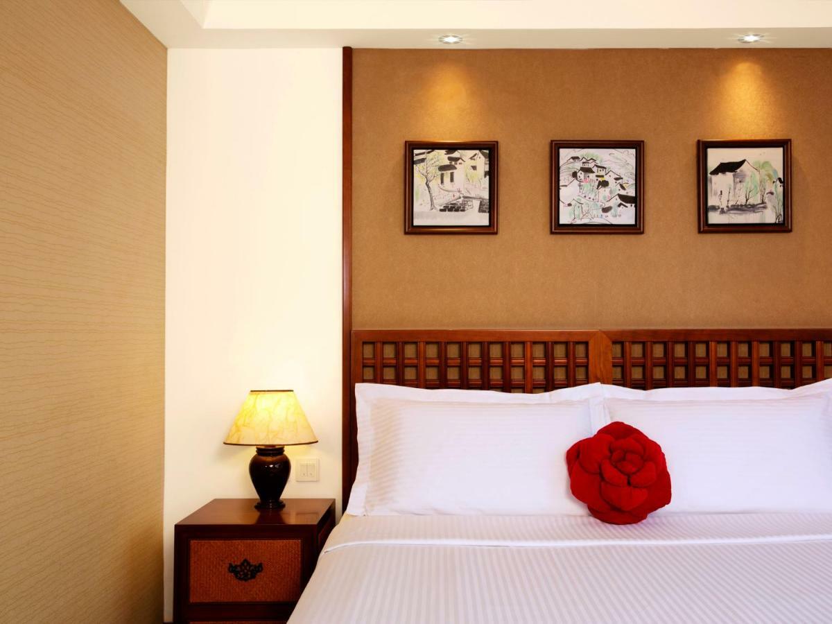 Executive Room,829598855:JPEG
