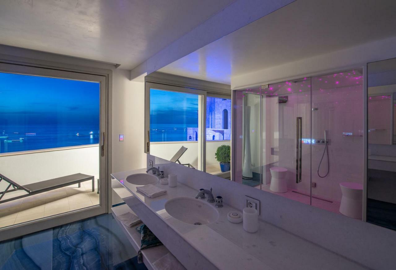 Suite 251 Sea View