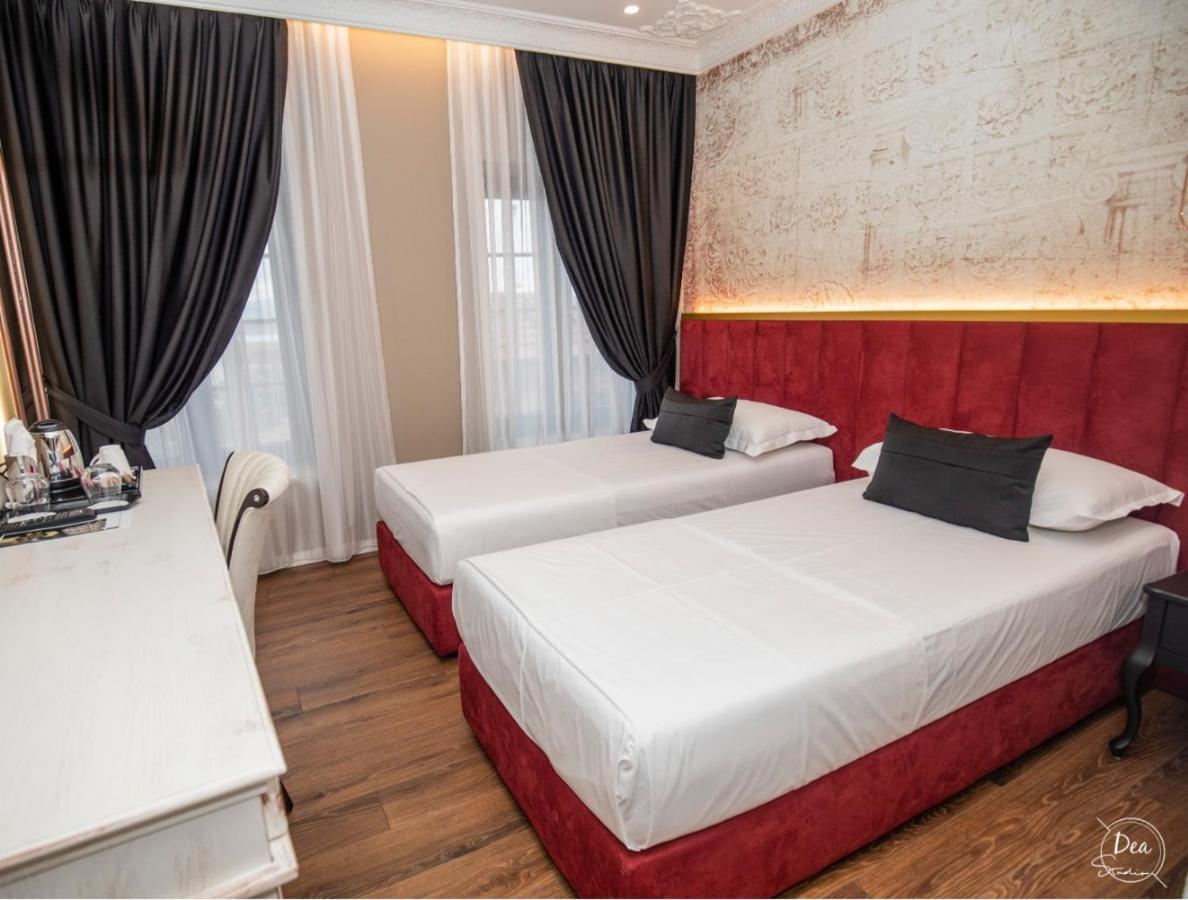 Twin Room,843060713:JPEG