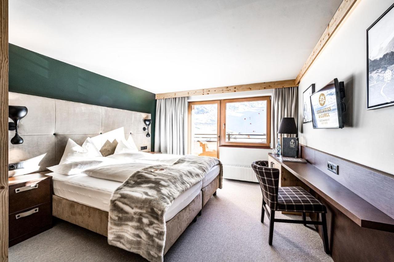 Double Room,1589480341:JPEG