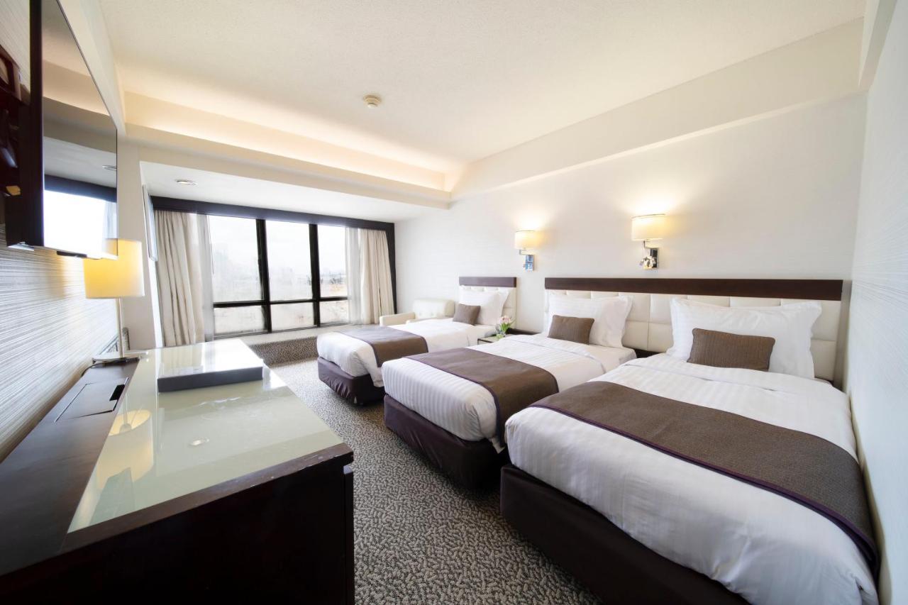 Family Room,988945921:JPEG