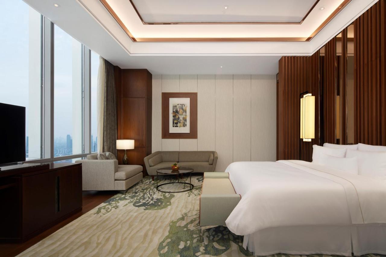 Westin Suite Club lounge access Larger Suite 1 King,1163356161:JPEG