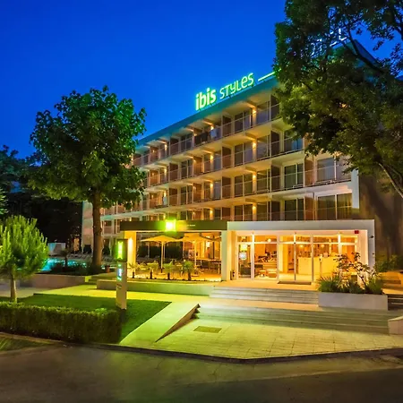 ibis Styles Golden Sands Roomer Hotel-2
