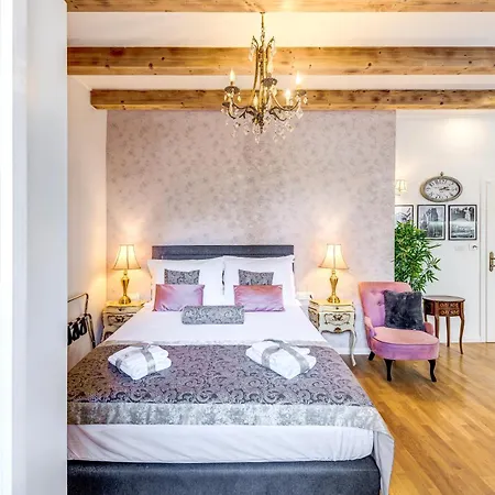 Le Monde - Vintage Accommodation-3