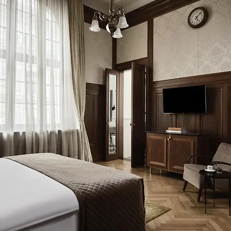 Hotel Capital-2
